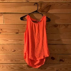 Low Back Sleeveless Shirt
